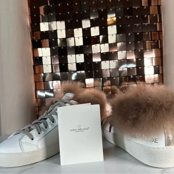 AMA ‘SLAM’ Made In Italy White With Red Star & Brown Fur Trim Size 37 NIB - Picture 13 of 15